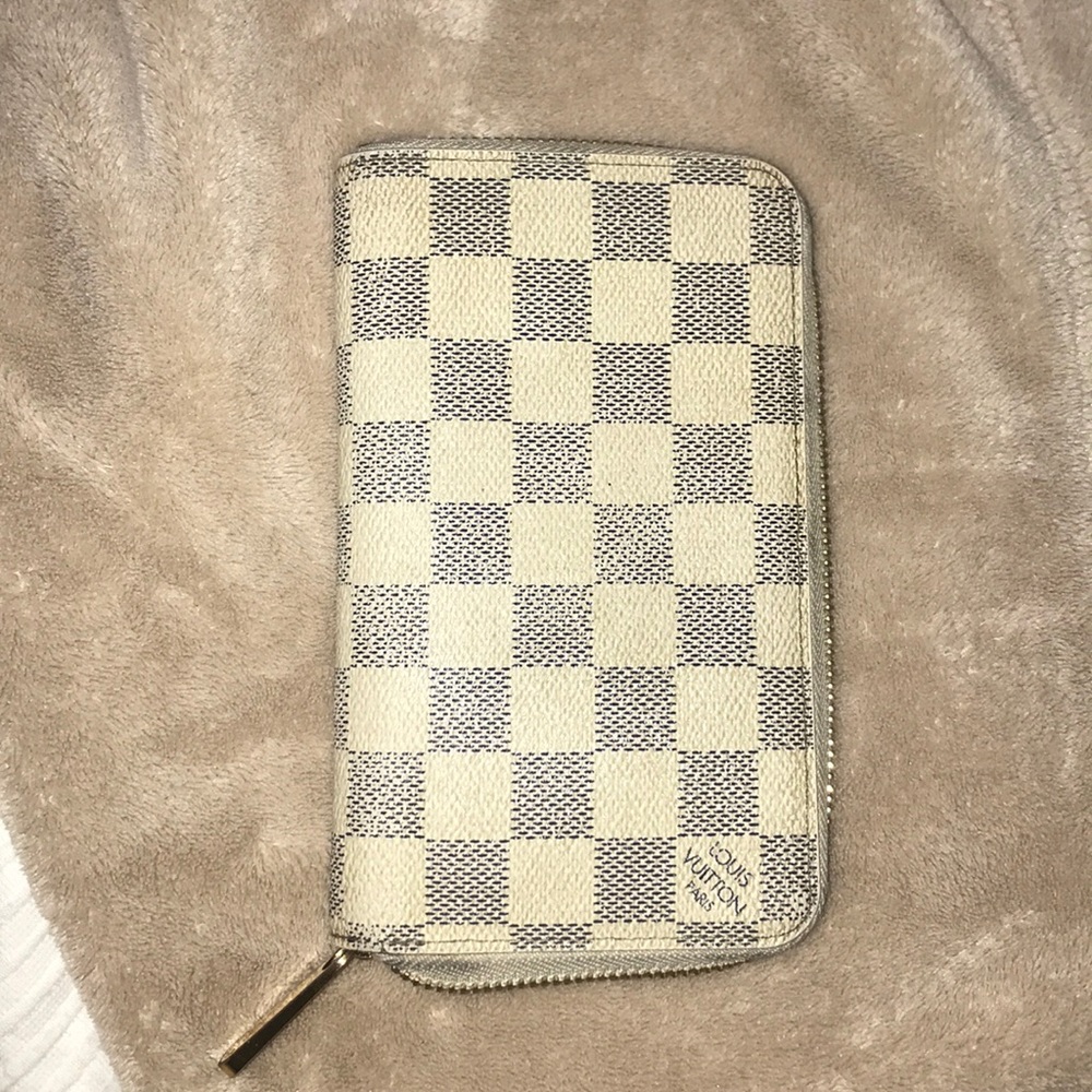 Louis Vuitton zip wallet